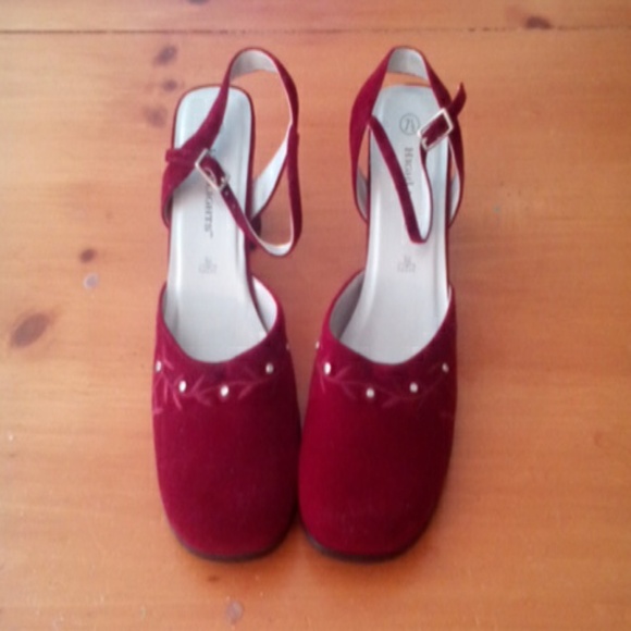 Dressy heels - Picture 1 of 2