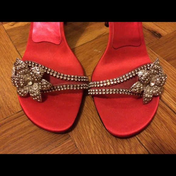 Franco Sarto Kitten Heels gorgeous jeweled flower. - Picture 2 of 4