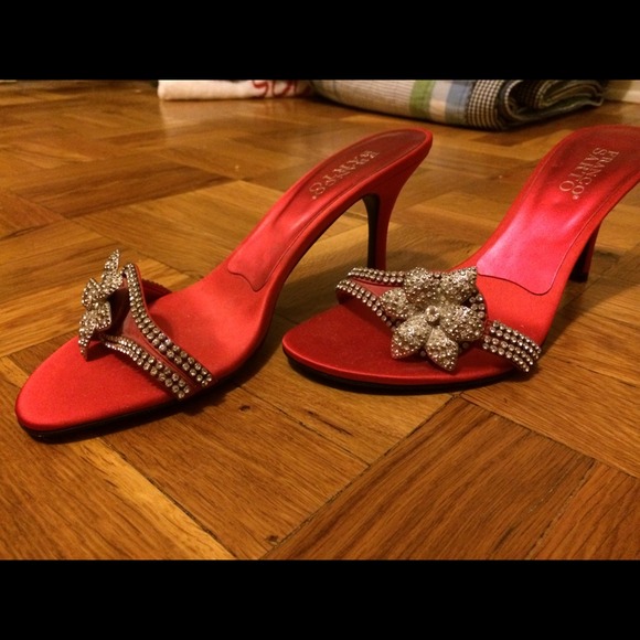 Franco Sarto Kitten Heels gorgeous jeweled flower. - Picture 3 of 4