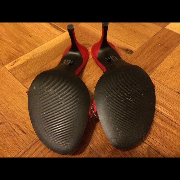 Franco Sarto Kitten Heels gorgeous jeweled flower. - Picture 4 of 4