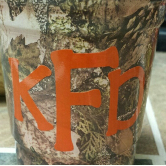Camo cups