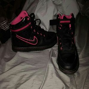 Pink and black nikes, Rare 4.5y