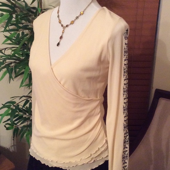 Nine & Company Tops - Cream long sleeve Nine & Co blouse Size M