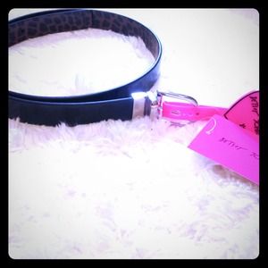 ❤️Betsy Johnson Reversible belt
