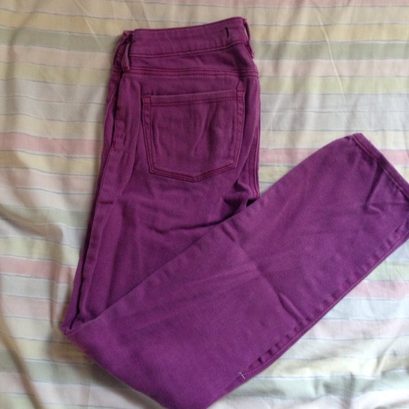 Bullhead magenta low rise skinny jeans