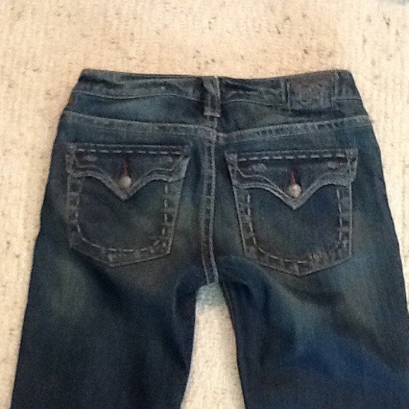 I am selling these trendy boot cut jeans! - Picture 3 of 4