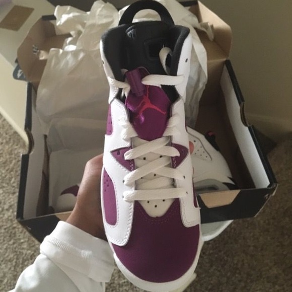 ✨Offers Only ✨Retro 6's - Picture 2 of 6