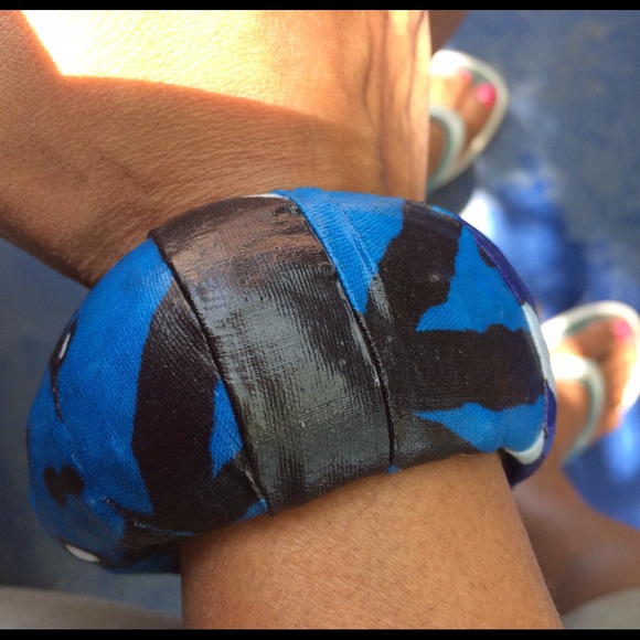 Stunning Leather wrapped bracelet - Picture 2 of 4