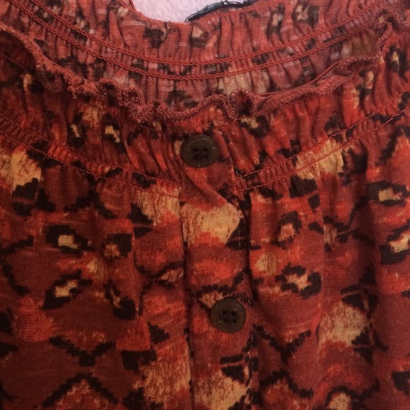 Cute Rust Patterned Button Tank - Picture 3 of 4