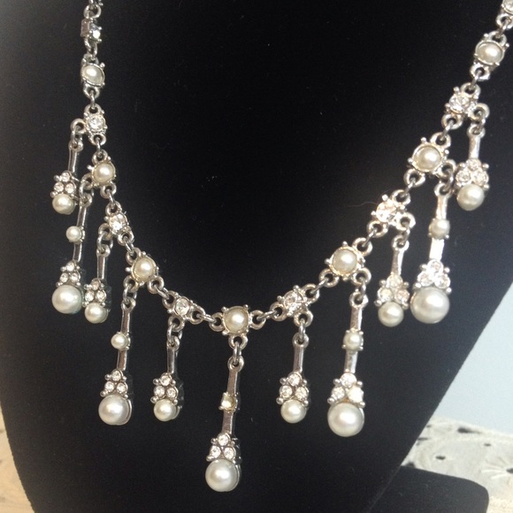 Jewelry - Silver, pearl & crystal necklace 19"long