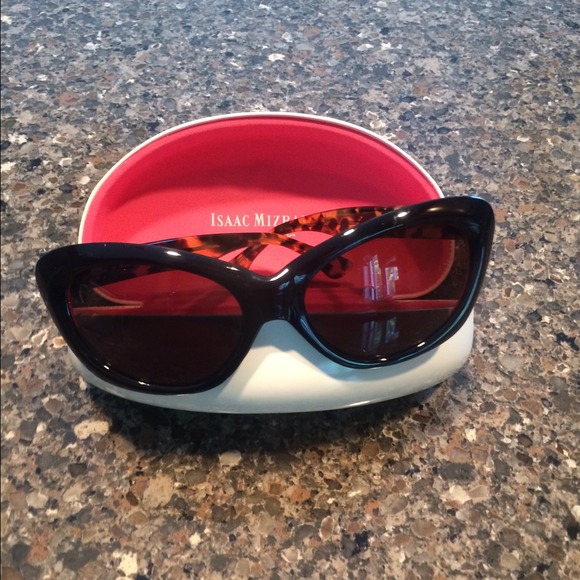 REDUCED! Isaac Mizrahi designer sunglasses.