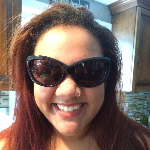 REDUCED! Isaac Mizrahi designer sunglasses.