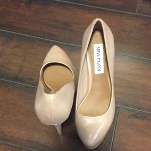 Steve Madden Nude Dejavu Pumps