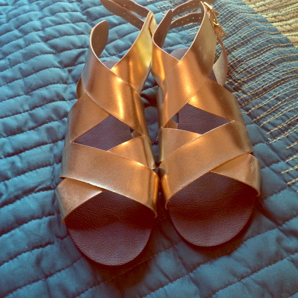 ❤️re-poshing❤️ gladiator sandals. @kskloset - Picture 1 of 3