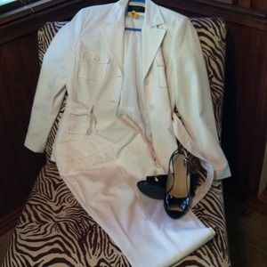 Dress suit 🎉🎉🎉lowed price