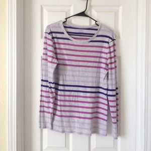 Old navy long sleeved t-shirt size XL