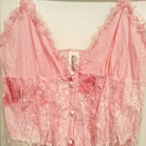 🎉HP!! Boutique Lace Button Front Top 🎉️