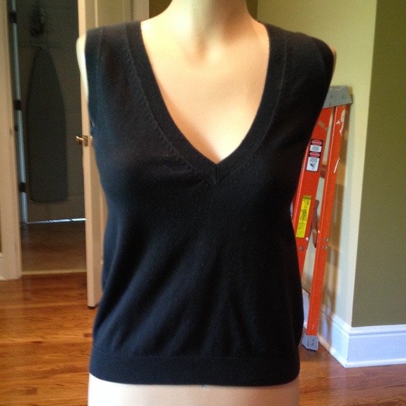 ZARA SWEATER VEST