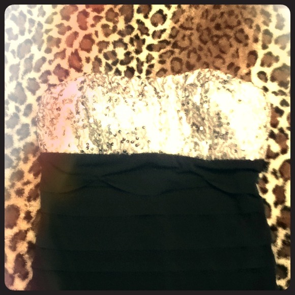 Adorable pink and black body con dress