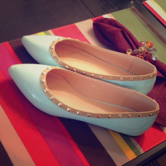 Shoes - Pointy toe Studded flats