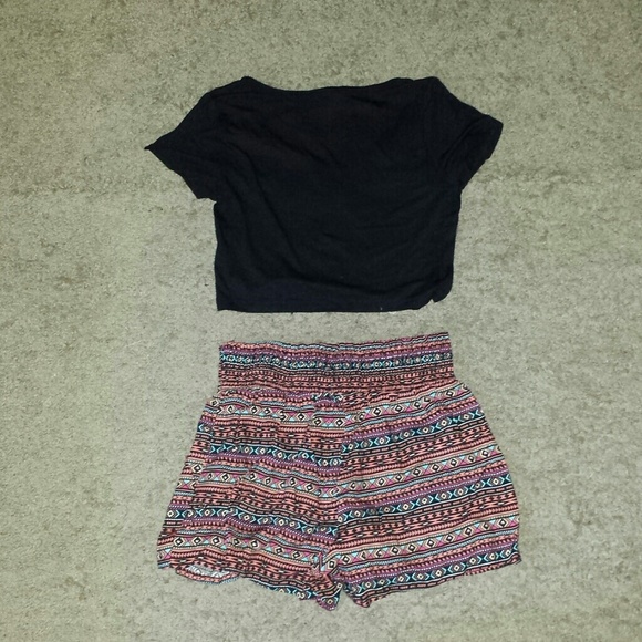 Tribal Print Shorts - Picture 2 of 4