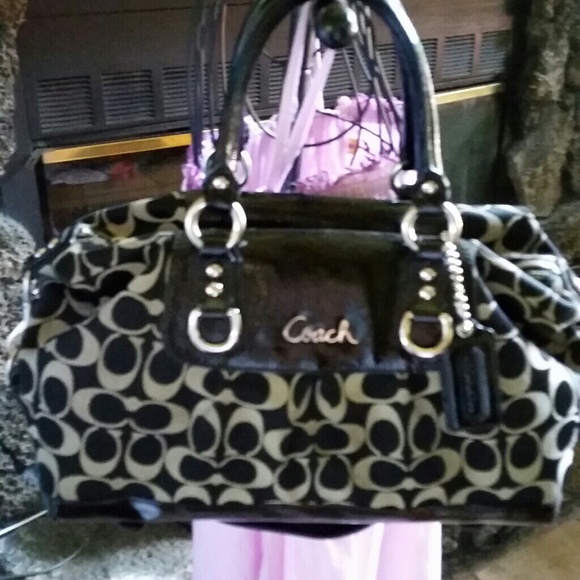 SOLD!!!Coach Ashley Signature Satchel*15443