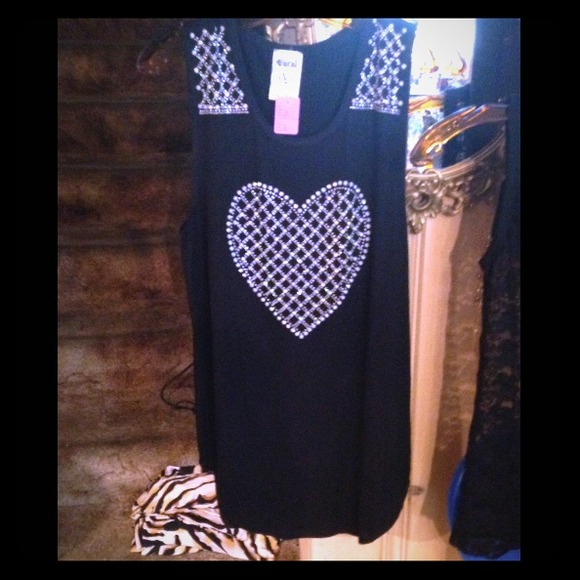 🎉NEW!!🎉 black long vocal tank