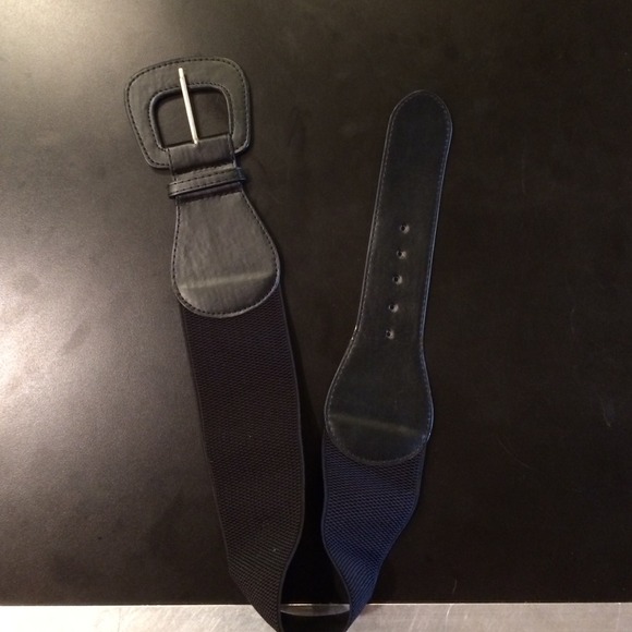 Black wide elastic waistband belt. Size small