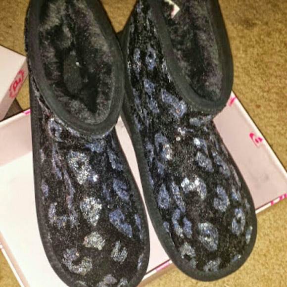 Pink booties size 7.8 medium brand new