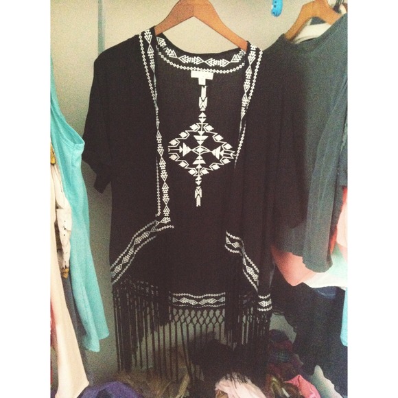 Wyld Hart Fringe Cardigan - Picture 1 of 2