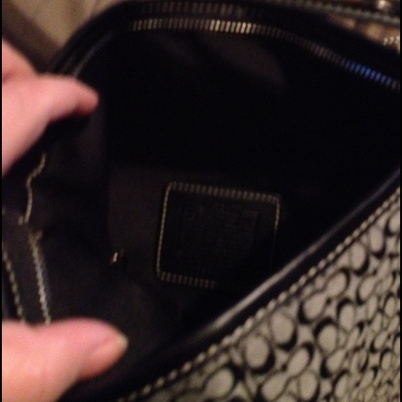 ❌Sold❌Authentic Coach shoulder bag - Picture 3 of 3