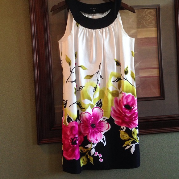 Dresses & Skirts - SOLD in Bundle Hawaiian  floral print dress.