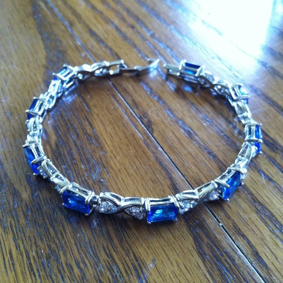 SOLD-------♨ Sapphire Tennis Bracelet 18K White Gp - Picture 3 of 3