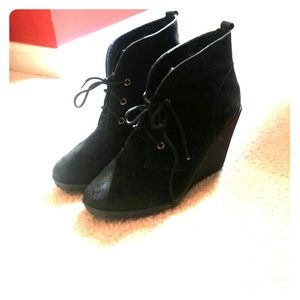***PRICE JUST REDUCED* Black wedge suede shoes