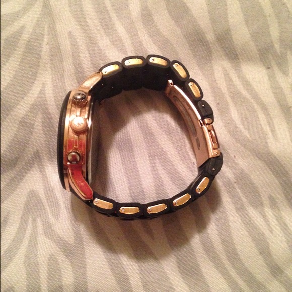 Beautiful women's Michael Kors watch - Picture 3 of 4