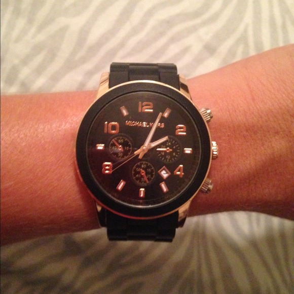 Beautiful women's Michael Kors watch - Picture 4 of 4