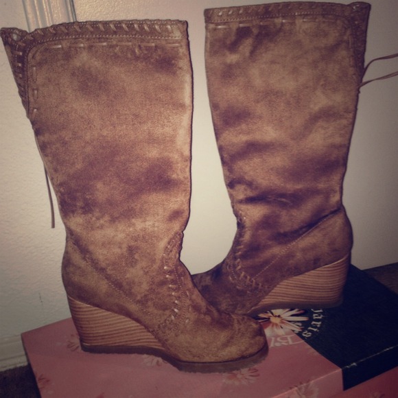 Paris blues mid calf boots