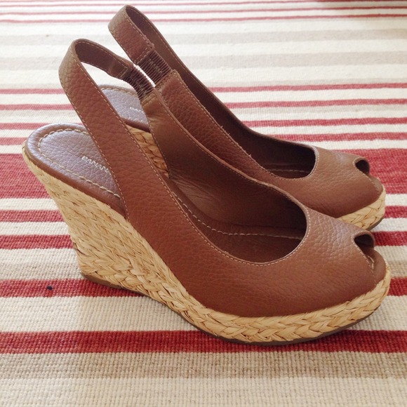 Cognac cut out peep toe straw wedges 7.5