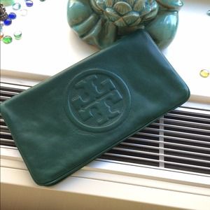 Tory Burch Reva Bombe Clutch in Hunter