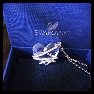 Swarovski Crystal Heart!!!! Only worn twice!