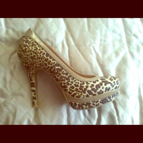 Cheetah print pumps