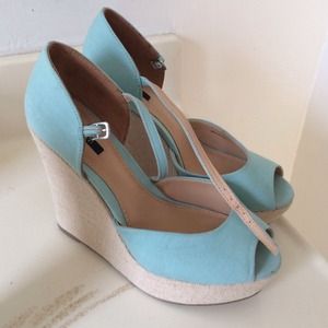 Aqua wedge. Forever 21