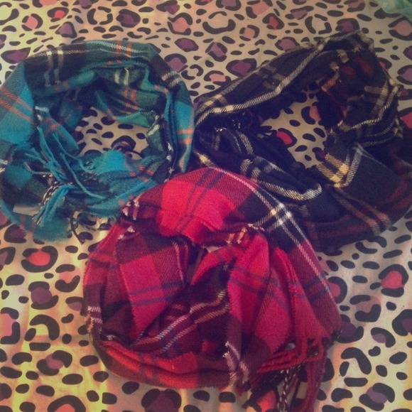 Scarves - Picture 1 of 1