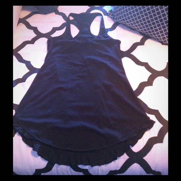 Reserved::Cool racerback with ruffle hem**