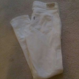 White Levi's Skinny jeans size 4