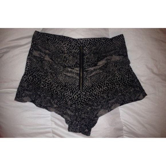 🔥RARE!🔥 Acacia Swimwear: Snake - Picture 2 of 2