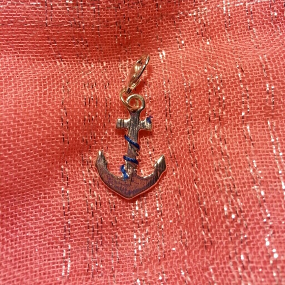 Anchor charm