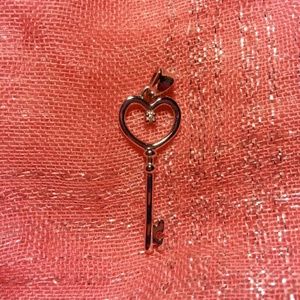 Heart key necklace pendant