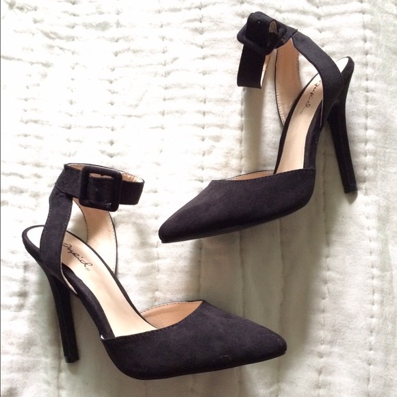 REDUCED AND NEVER WORN! Ankle strapped pumps.