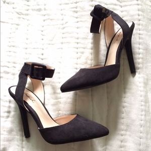 REDUCED AND NEVER WORN! Ankle strapped pumps.